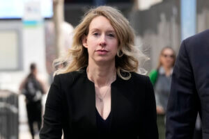 Elizabeth Holmes leaves federal court