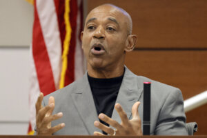 Kelvin Greenleaf testifies at the trial of Scot Peterson.