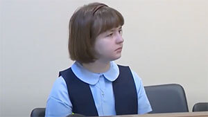 teen in court wears a peter pan collar.