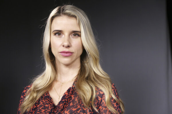 Photo of Melissa Schuman
