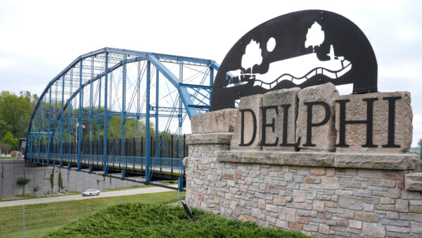Delphi Indiana sign in front of bridge