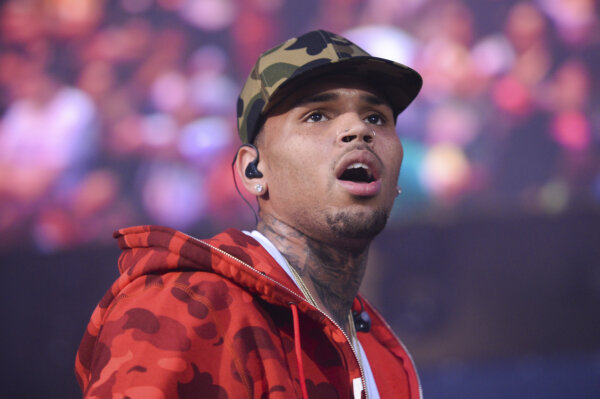 Chris Brown performs at the 2015 Hot 97 Summer Jam at MetLife Stadium