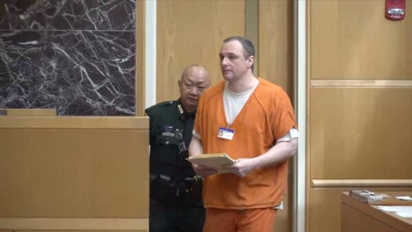 Tomasz Kosowski enters court