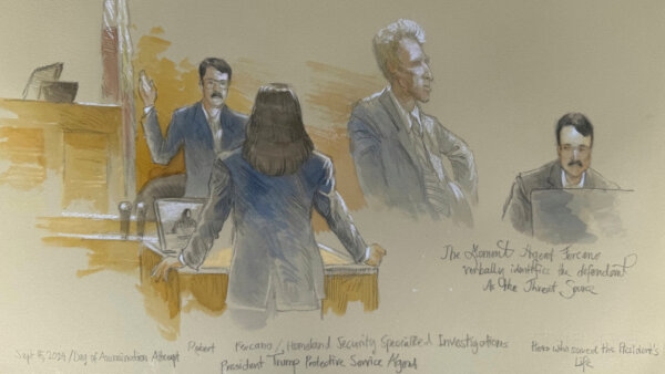 This courtroom sketch shows Secret Service agent Robert Fercano identifying the defendant in the trial of Ryan Routh