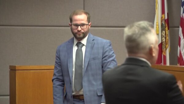 Former deputy Leslie Boileau testifies in his manslaughter trial
