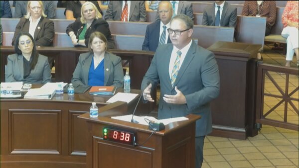 James Murphy argues before the Mississippi Supreme Court.
